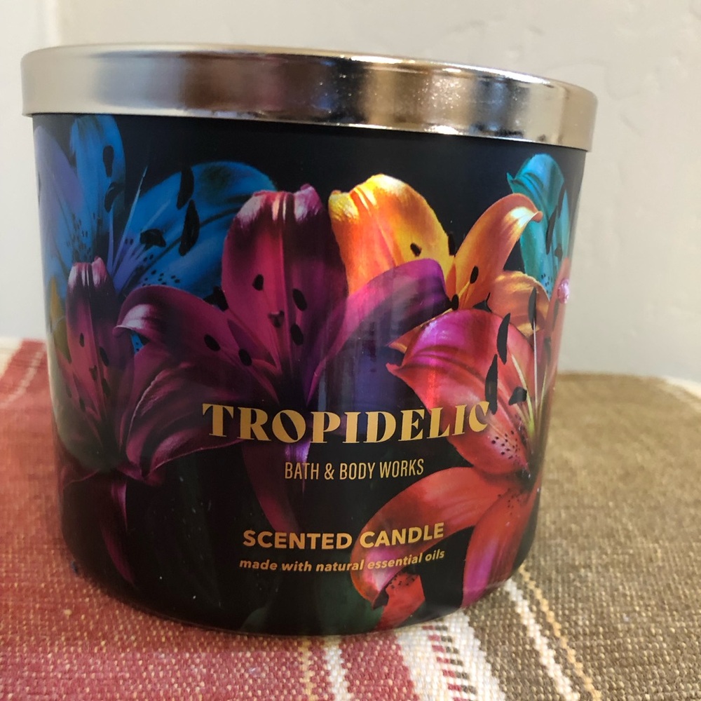Bath & Body Works Tropidelic Scented Candle 3-Wick Passion Flower Ylang Ylang
